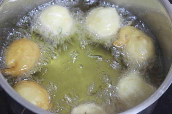 frying balls for mysore bonda recipe